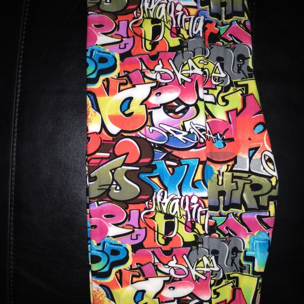 Graffiti Leggings NWT